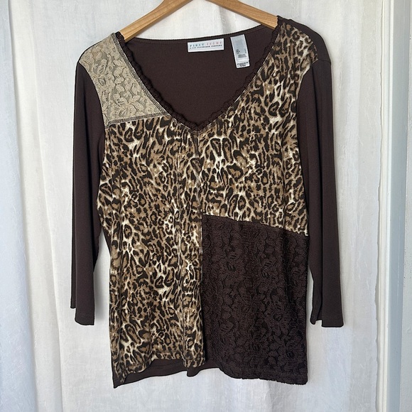3/$20💥 Liz Claiborne Mixed Media Animal Print & Lace Stretchy V- Neck Blouse‎ - Picture 11 of 16